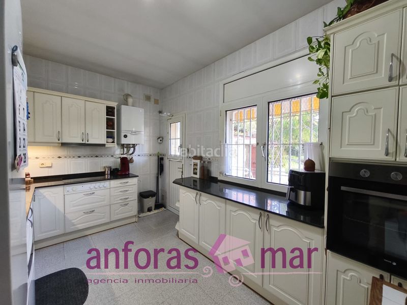 Foto dc876ff5-013f-46e6-929e-8ece591440cd. Xalet amb xemeneia calefacció aparcament piscina a Vendrell (El)