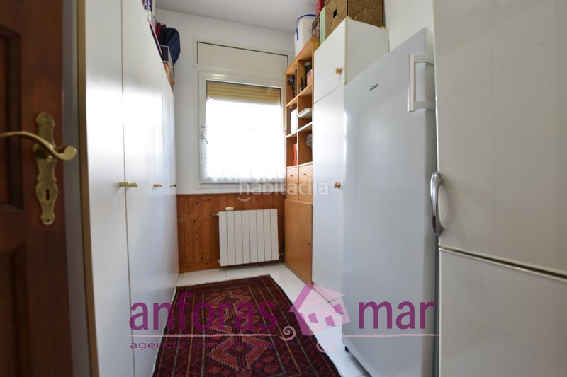 Foto f954ea70-eb27-4afb-a45d-038cb8b60dcf. Xalet amb xemeneia calefacció aparcament piscina a Vendrell (El)