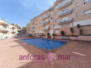 Apartament a Avinguda del doctor pujol 33. Piso con piscina comunitaria, un espacio de paz a pocos metros d