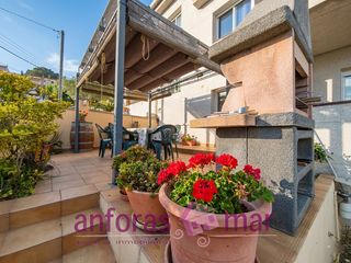 Location Maison jumelée  Avinguda can creixell. Solo es  alquiler con opcion a compra.