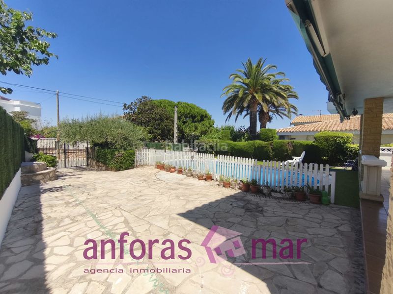 Foto 67ab50ad-d8b2-4800-8afd-3fbc688742ac. Casa amb xemeneia aparcament piscina a Els Munts Torredembarra