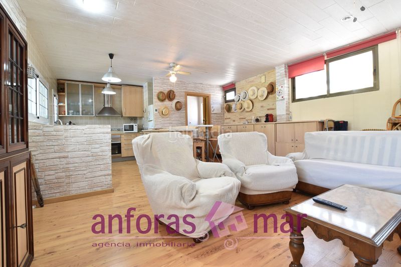 Foto 9df3f6f0-9344-495a-8afd-225c4b909f4c. Casa amb xemeneia aparcament piscina a Els Munts Torredembarra