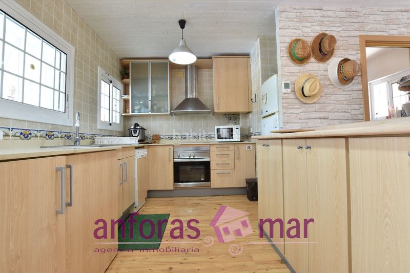 Foto dcc328ba-4a2d-4086-8b73-9bfe69ddb2f4. Casa amb xemeneia aparcament piscina a Els Munts Torredembarra