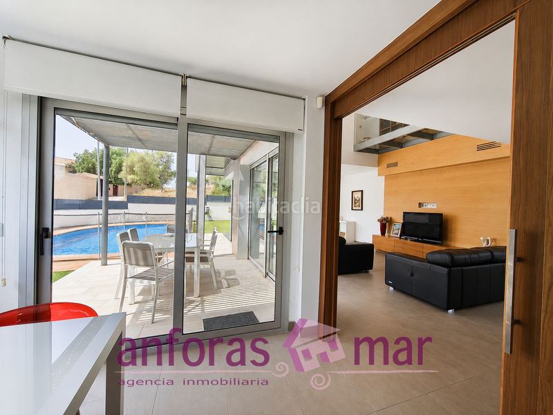 Foto 03a98f68-f62e-4d21-9c95-04f9a3b2e0ae. Casa amb calefacció aparcament piscina a El Tancat-Mas d´en Gual Vendrell (El)