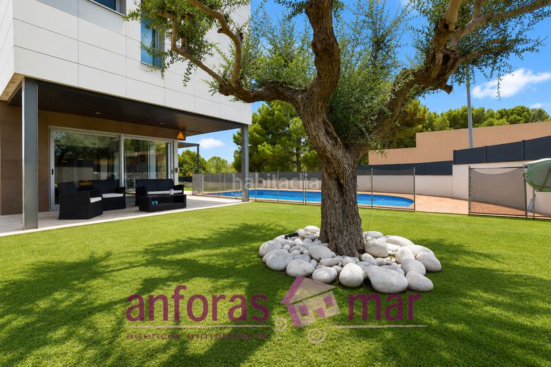 Foto c435829e-ae4d-41ab-b8d5-99e6a3bbb153. Casa amb calefacció aparcament piscina a El Tancat-Mas d´en Gual Vendrell (El)