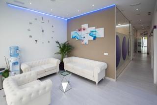 Transfer Business premise in Puerto Banús. Oportunidad única en puerto banús! se traspasa moderna clínica d