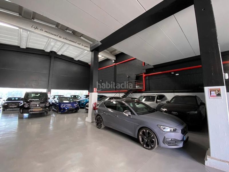 Foto 0c7a6373-066c-4872-9dc5-dbe766e293ce. Alquiler local comercial increible nave comercial moderna en traspaso nueva andalucia en Marbella