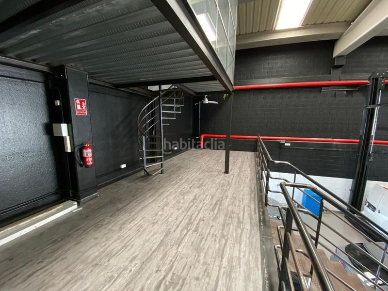 Foto 7f17e060-b757-4461-865b-74fb2c04d13d. Alquiler local comercial increible nave comercial moderna en traspaso nueva andalucia en Marbella