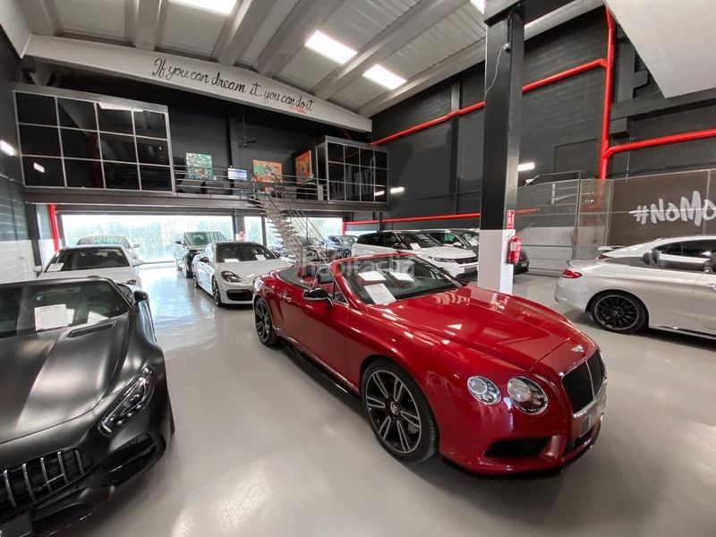 Foto d1a4af0e-1bfc-4096-8210-bb327c3e7eb8. Alquiler local comercial increible nave comercial moderna en traspaso nueva andalucia en Marbella