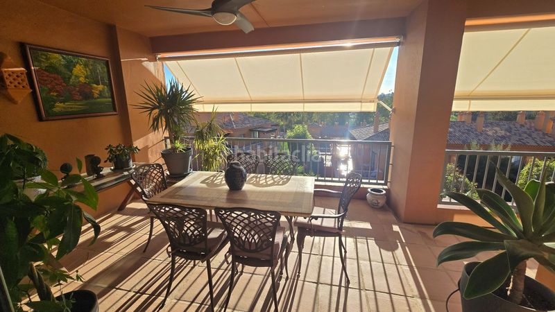 Foto 014447f7-4e8e-4333-b928-7cb6c7306dff. Piso en pico de alcazaba 21 estupendo piso luminoso en la prestigiosa urbanización Benatalaya! en Estepona