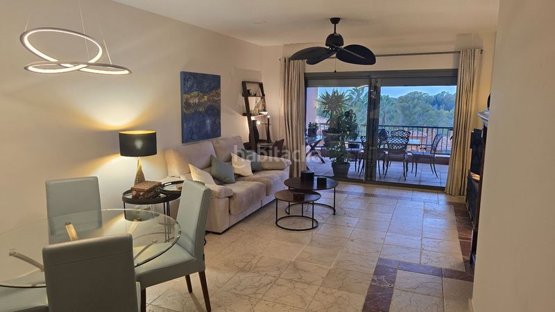 Foto 264d5689-707d-4819-825f-b59765d72226. Piso en pico de alcazaba 21 estupendo piso luminoso en la prestigiosa urbanización Benatalaya! en Estepona