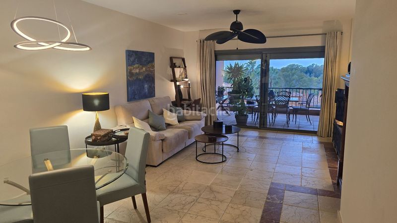 Foto 37292796-5e64-4f44-a722-fc292bbeab84. Piso en pico de alcazaba 21 estupendo piso luminoso en la prestigiosa urbanización Benatalaya! en Estepona