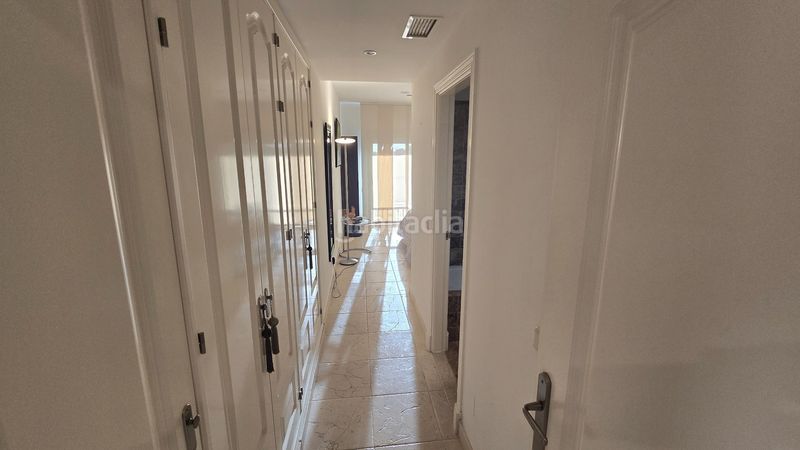 Foto 58c79a2c-2e04-4092-b3cd-927cf7253ada. Piso en pico de alcazaba 21 estupendo piso luminoso en la prestigiosa urbanización Benatalaya! en Estepona