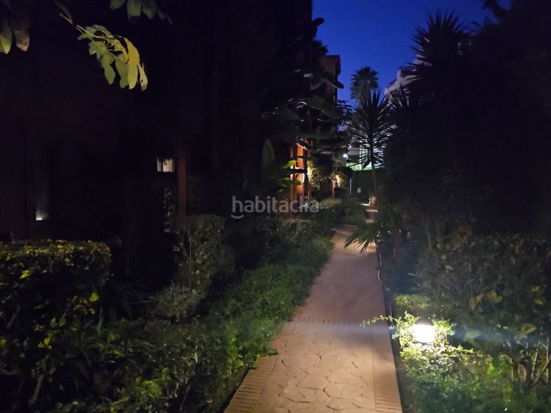 Foto 742b8d6c-75b0-4858-acc9-ebb11449c3e8. Piso en pico de alcazaba 21 estupendo piso luminoso en la prestigiosa urbanización Benatalaya! en Estepona