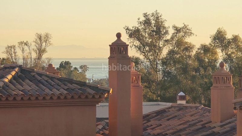 Foto 92ec4a2d-f2fc-4d8f-8041-2d4c80ba02c7. Piso en pico de alcazaba 21 estupendo piso luminoso en la prestigiosa urbanización Benatalaya! en Estepona