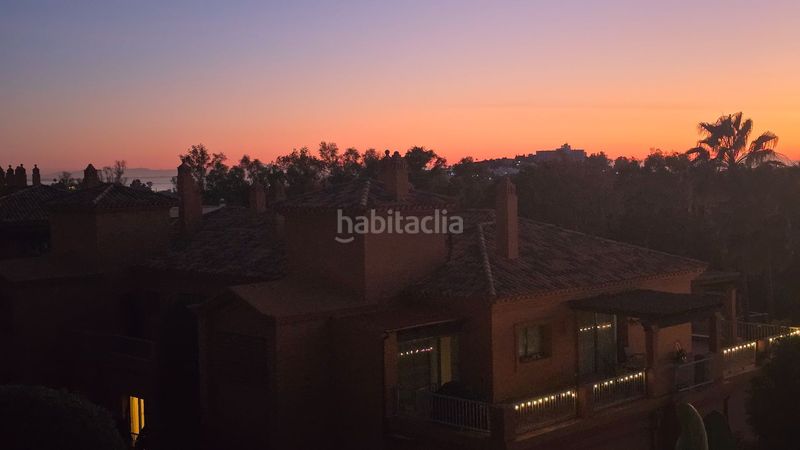 Foto b0de9dad-61d7-4b4d-863f-366f72148b92. Piso en pico de alcazaba 21 estupendo piso luminoso en la prestigiosa urbanización Benatalaya! en Estepona