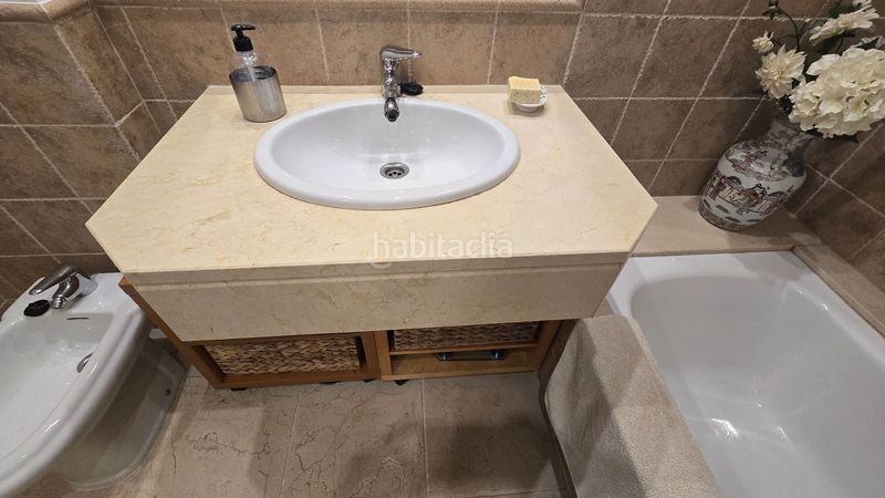 Foto c4cecef8-c969-446e-a930-d1b4ed5d59a6. Piso en pico de alcazaba 21 estupendo piso luminoso en la prestigiosa urbanización Benatalaya! en Estepona