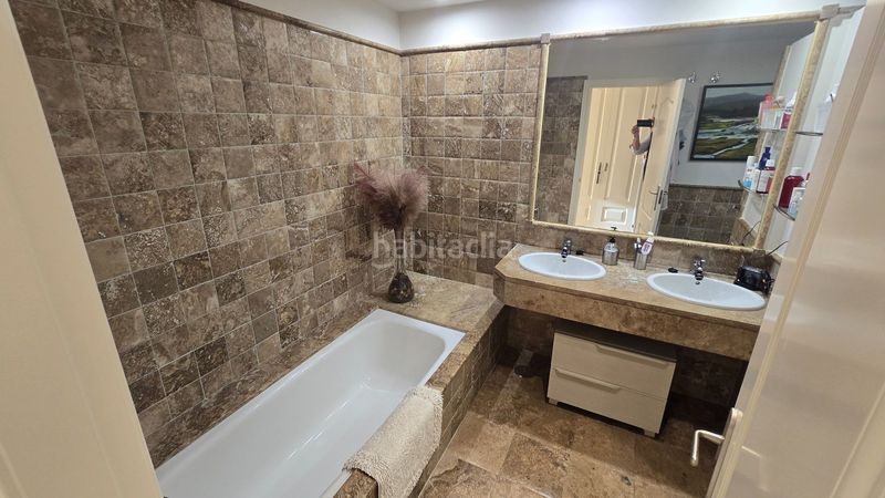 Foto f0fd723d-a411-43ad-af0c-9c0d3e11cb0b. Piso en pico de alcazaba 21 estupendo piso luminoso en la prestigiosa urbanización Benatalaya! en Estepona