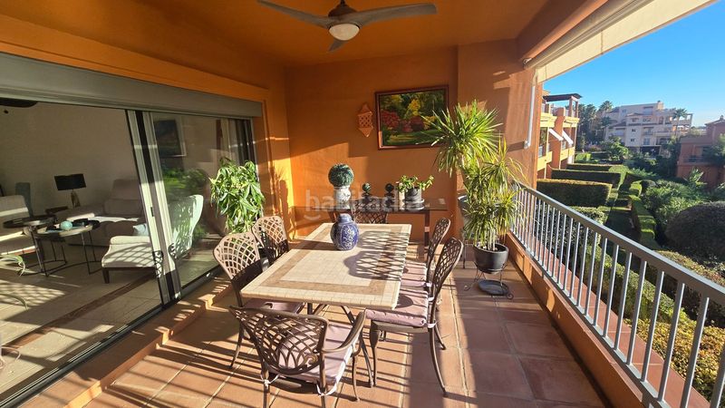 Foto f7cd8e22-55c4-4db3-b377-ba37a162411b. Piso en pico de alcazaba 21 estupendo piso luminoso en la prestigiosa urbanización Benatalaya! en Estepona