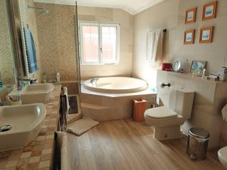 Chalet in Guadarrama. Ref-1866 a chalet independiente en alpedrete