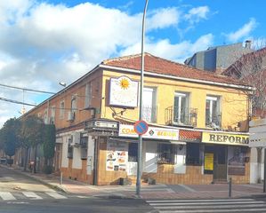 Local Comercial a Villalba Estación. Local comercial muy cerca del zoco de villaba