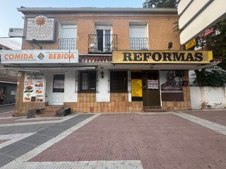 Local Comercial a Villalba Estación. Ref-1871 local en venta en avda. juan carlos i en collado villal