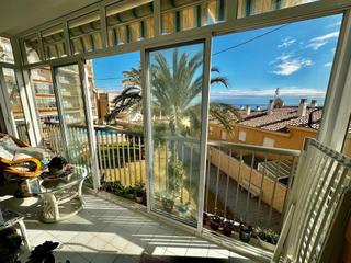 Apartament a Los Arenales del Sol. Vivienda con la vista al mar a 5 min andando de la playa carabas