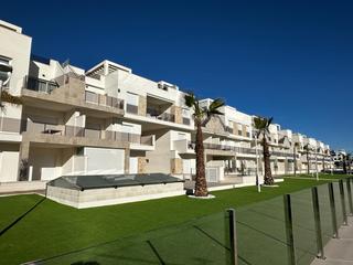 Apartament en El Raso. Fantstico tico con las vistas despejadas
