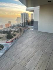 Apartament en Playa Poniente. Fantstica vivienda con las vistas al mar a 300 metros de la pla