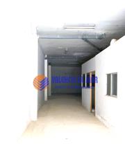 Lloguer Local Comercial a Carrer de l'illa cabrera 4. Espacioso local de 170 m2. en barrio  quatre carreres. dispone d