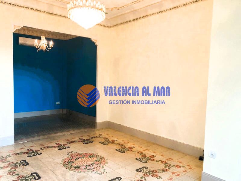 Foto 53de5b62-d990-4524-b8ba-316b3b2277c2. Alquiler piso en avinguda de maría cristina 4 magnífica y espaciosa vivienda modernista en muy buen estado de conservación, con suelos de mosaico, puertas originales en Valencia