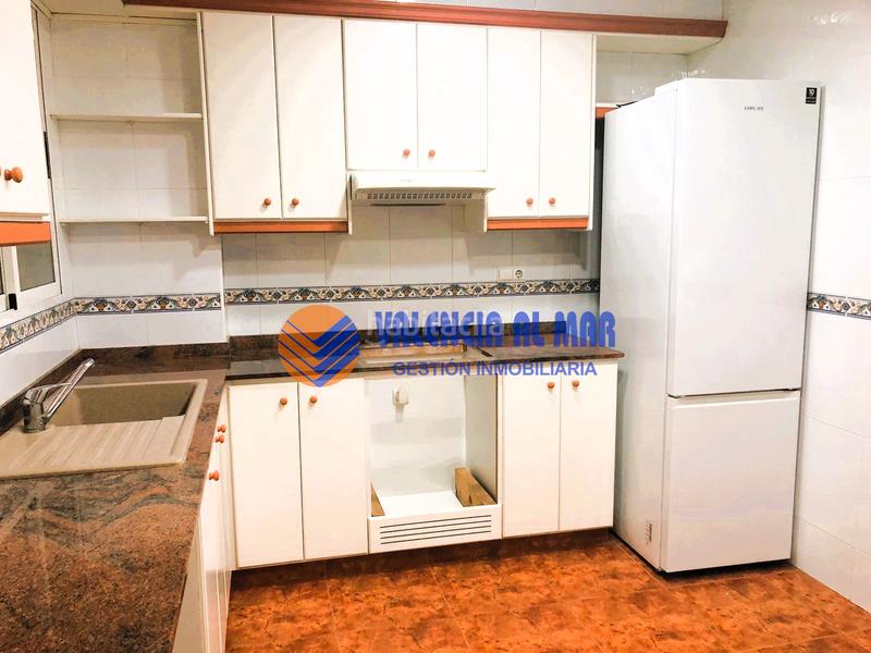 Foto a0da45e1-57bd-4592-b6ec-d04311ce14e4. Alquiler piso en avinguda de maría cristina 4 magnífica y espaciosa vivienda modernista en muy buen estado de conservación, con suelos de mosaico, puertas originales en Valencia