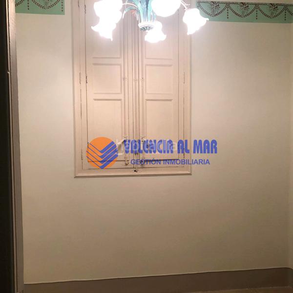 Foto a5fc30d3-23fd-4881-8c0f-4e5ca00ec591. Alquiler piso en avinguda de maría cristina 4 magnífica y espaciosa vivienda modernista en muy buen estado de conservación, con suelos de mosaico, puertas originales en Valencia