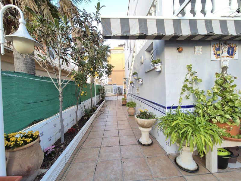 Foto a8d46bc0-7ba5-452a-a106-6d89b6e154ee. Casa pareada en Oliva playa Oliva