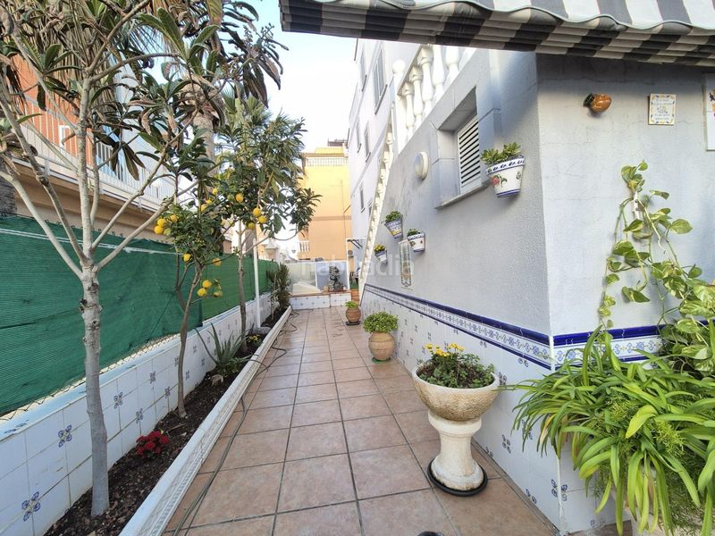 Foto ab63ee05-7cbd-42ed-9ed5-29f2149d937a. Casa pareada en Oliva playa Oliva