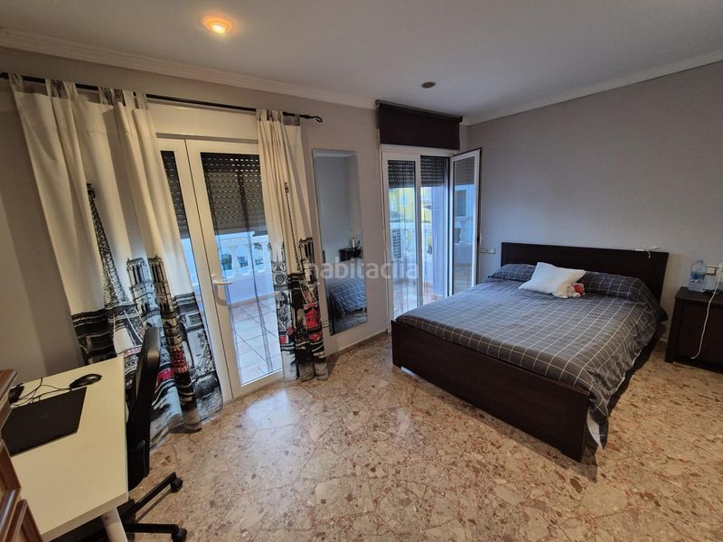 Foto ca7d66ea-3f02-4835-aaf5-ebc5ce9b1956. Casa pareada en Oliva playa Oliva