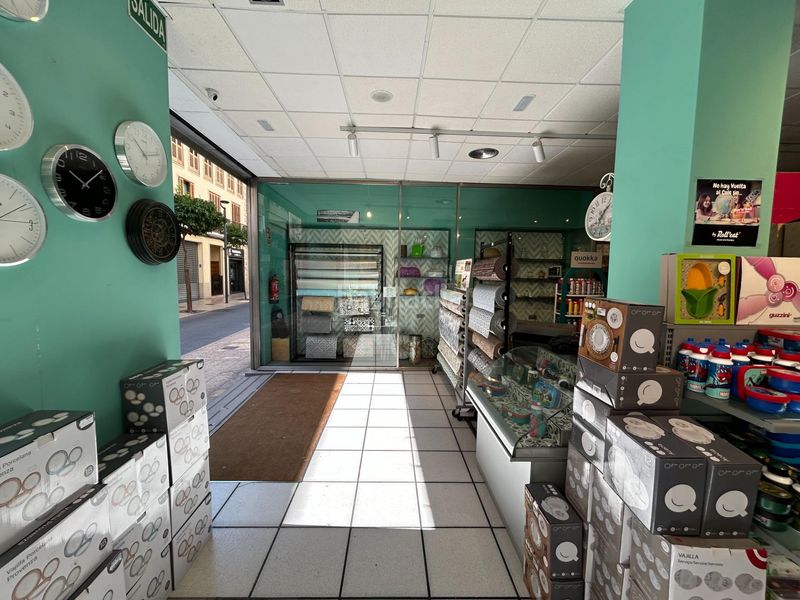 Foto 26bc920e-b39f-4b2f-bbcb-58c24b17e9fc. Local comercial a Centro Histórico Gandia