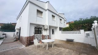 Location Maison jumelée  Calle estrella polar. Chalet pareado en alquiler en la exclusiva zona de la casona