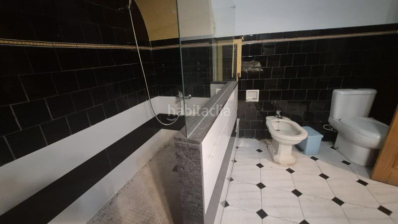 Foto d968d5b2-65b5-442b-9692-70658572f53f. Casa amb calefacció aparcament a Centre Alzira