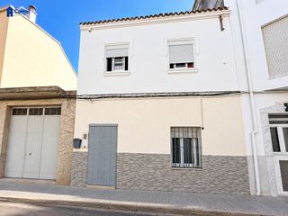 Casa  Calle san isidro. Casa con encanto y mucho potencial en la font den carròs