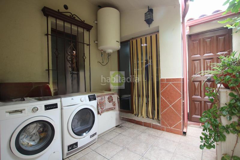 Foto 1570fa8c-2178-4e4f-baba-4dec96368523. Casa aparellada amb aparcament a Ogíjares