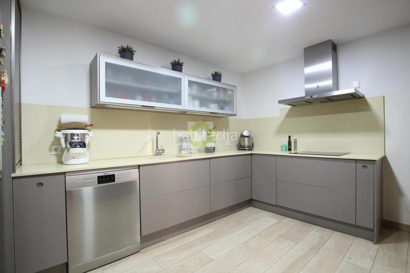 Foto 56e350cc-d3d0-49b5-9bd4-ce8ca9677037. Casa aparellada amb aparcament a Ogíjares