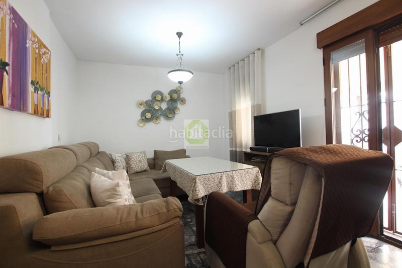 Foto 89c82206-e15f-4c58-b54b-1cd9656958ba. Casa aparellada amb aparcament a Ogíjares