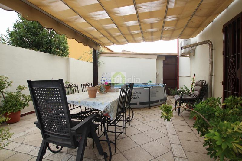 Foto f95a2277-b31d-4ceb-9be2-8e0075d26f8d. Casa aparellada amb aparcament a Ogíjares