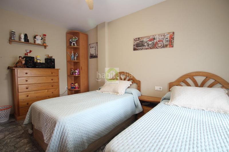 Foto fb599028-0ad6-418e-aa63-65aeeef0dcc2. Casa aparellada amb aparcament a Ogíjares