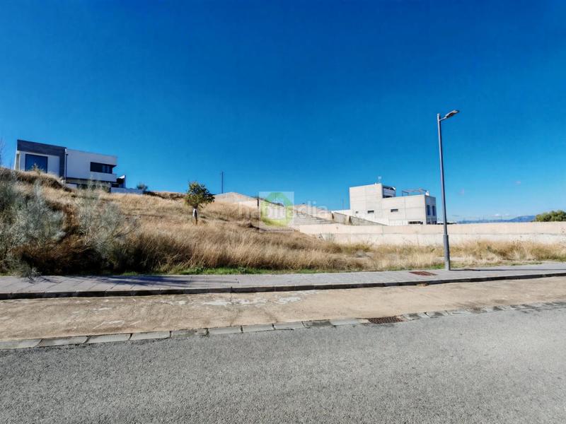 Foto f5a6fbfa-60f8-4bd2-b3a2-10b0af94f3d4. Terreny residencial a Altos de la Zubia Zubia (La)