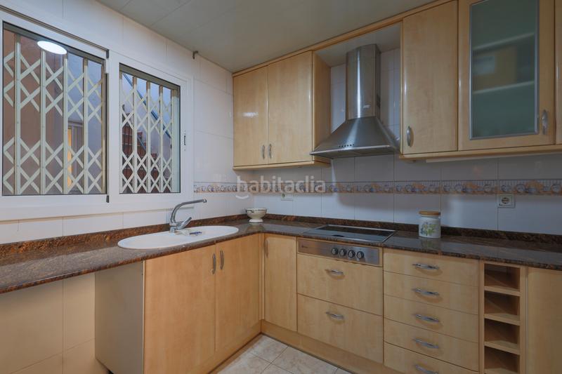 Foto 0eb743e8-a0ac-4fea-b8ec-4968c0119879. Casa preciosa esquinera casa en clot en El Clot Barcelona