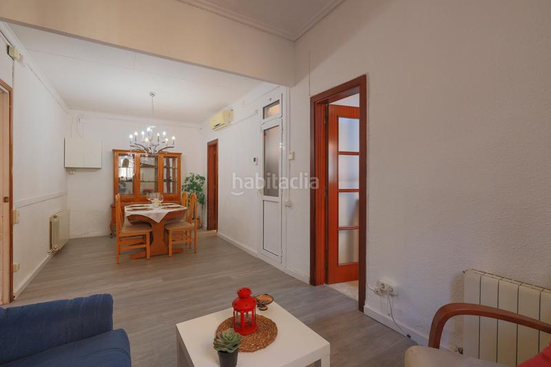 Foto 1d36355f-1874-487f-bab9-00e6dfd56872. Casa preciosa esquinera casa en clot en El Clot Barcelona