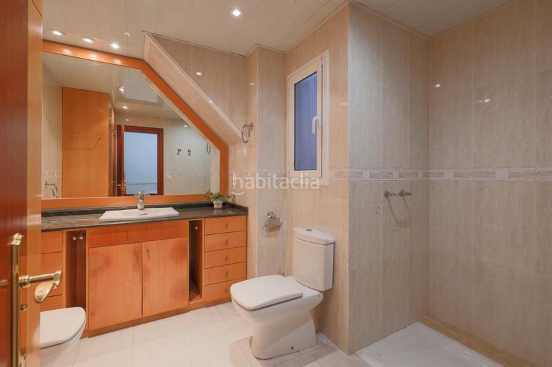 Foto 1ef51858-e3c5-4a14-b4b7-114216b19050. Casa preciosa esquinera casa en clot en El Clot Barcelona