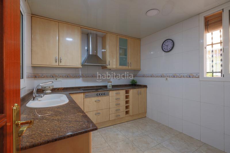 Foto 4398ae92-0b7d-4b4e-8bba-d0348179572f. Casa preciosa esquinera casa en clot en El Clot Barcelona